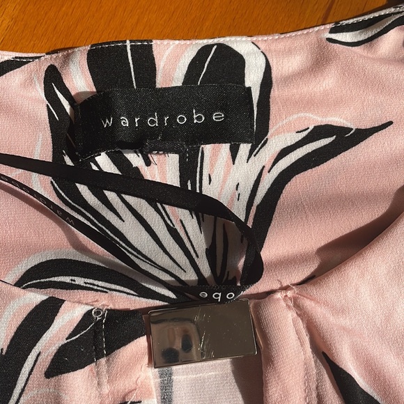 Sleeveless floral print top from Wardrobe - Picture 4 of 6